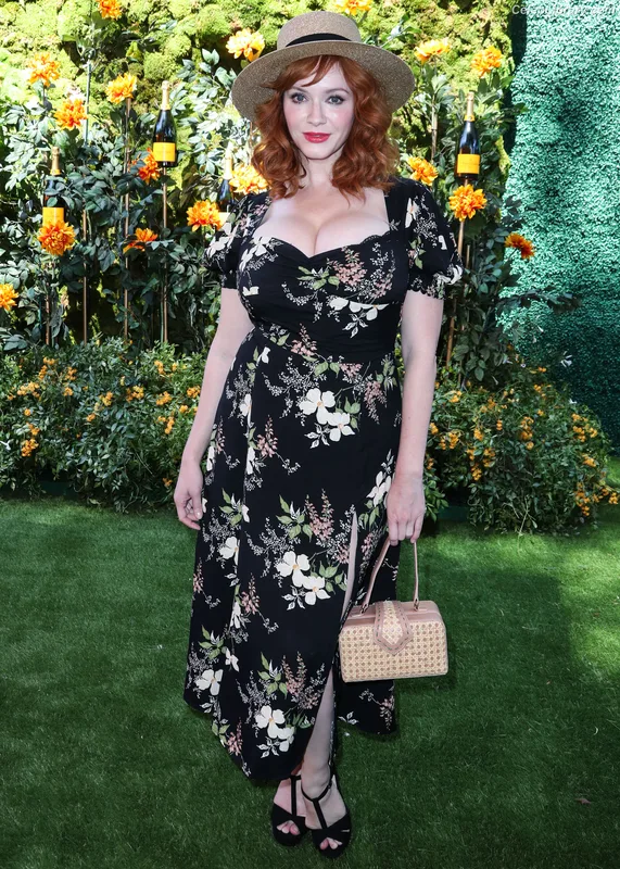 Christina Hendricks photo 6 of 2758