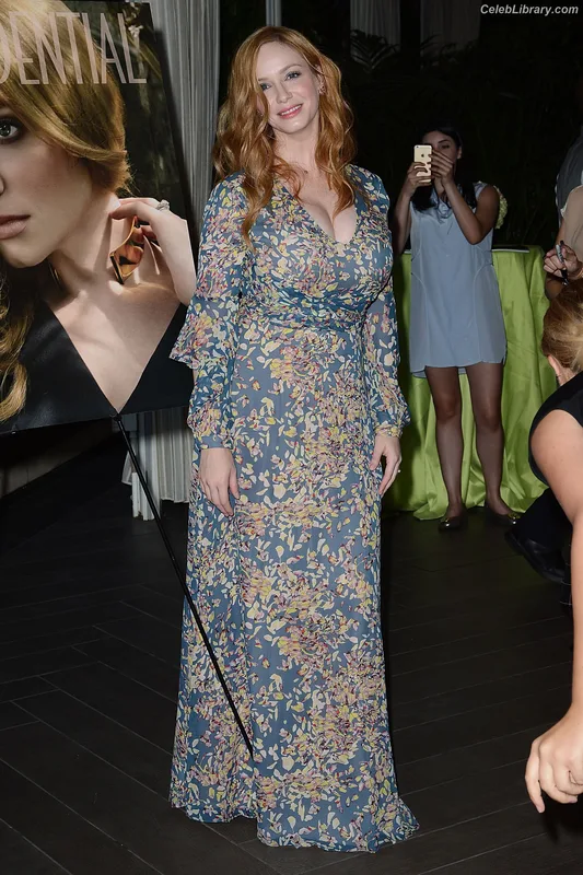Christina Hendricks photo 9 of 2758