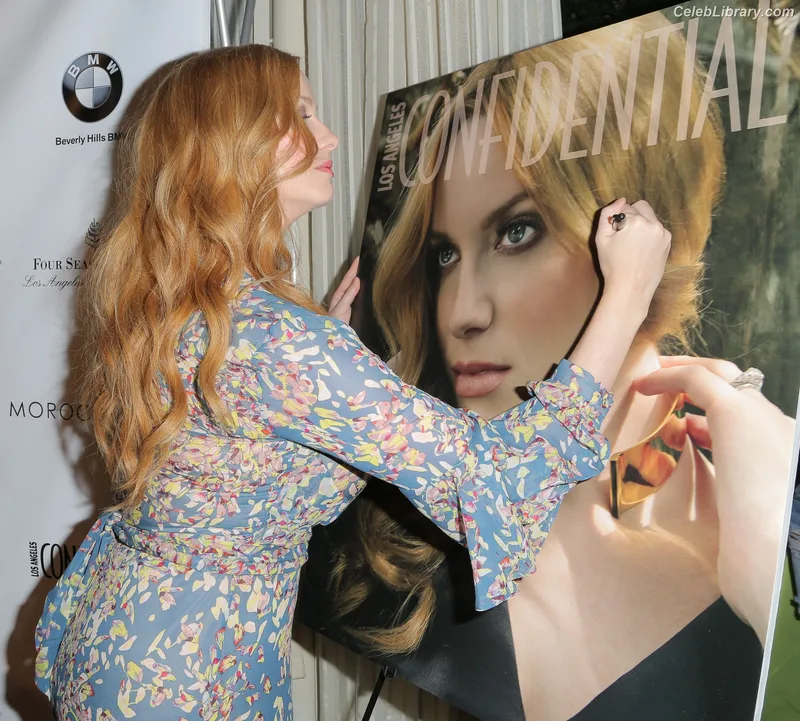 Christina Hendricks photo 13 of 2758