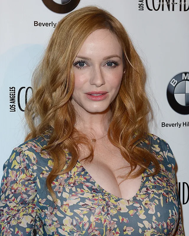 Christina Hendricks photo 15 of 2758
