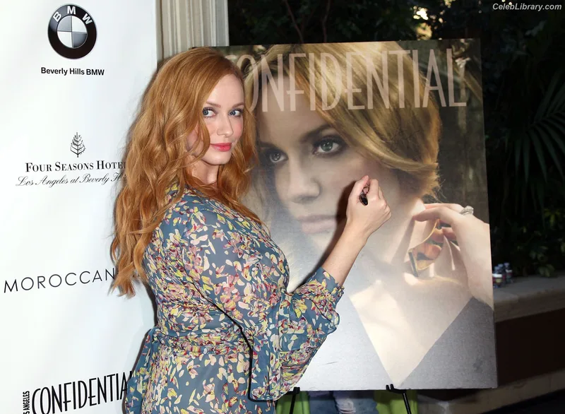 Christina Hendricks photo 4 of 2758