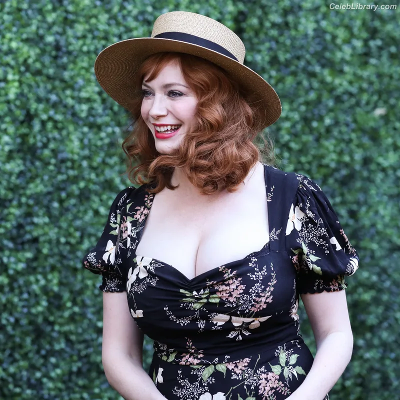 Christina Hendricks photo 7 of 2758