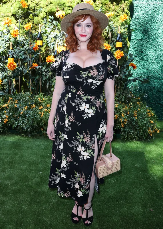 Christina Hendricks photo 11 of 2758