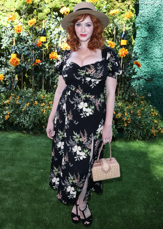 Christina Hendricks photo 13 of 2758