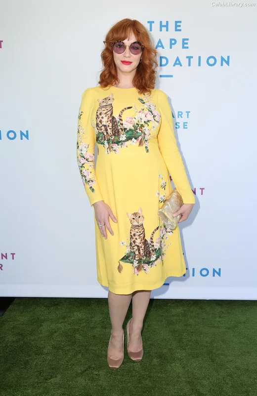 Christina Hendricks photo 23 of 2758