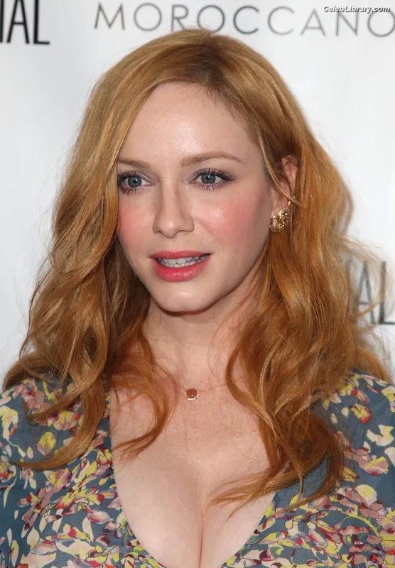 Christina Hendricks photo 18 of 2758