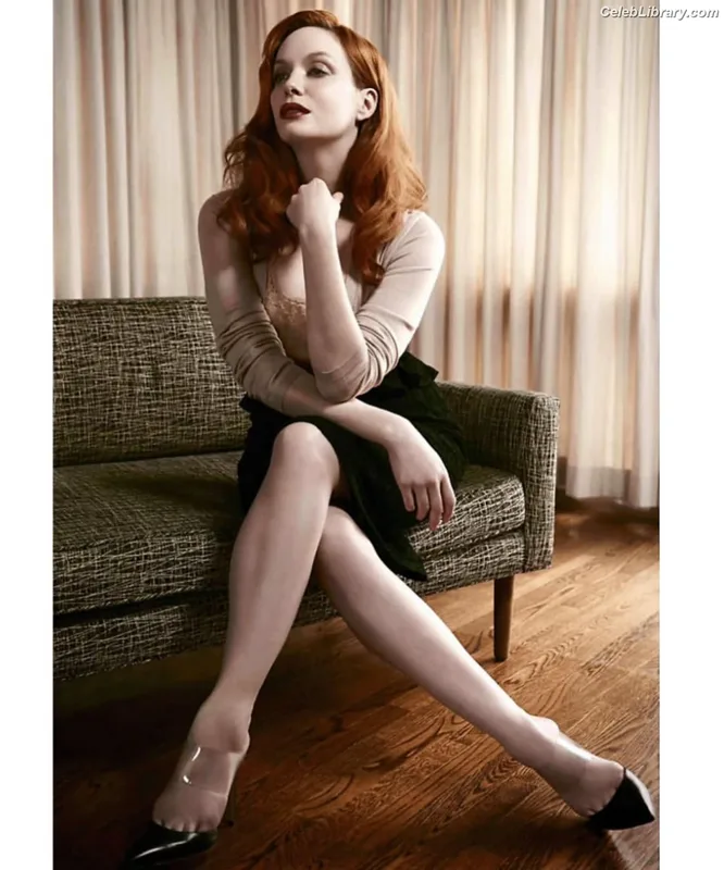 Christina Hendricks photo 3 of 2758