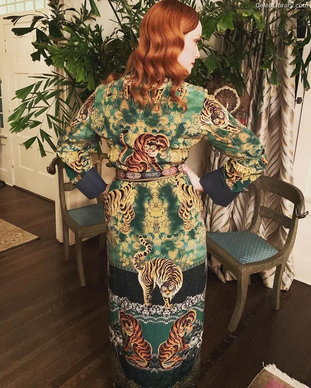 Christina Hendricks photo 5 of 2758