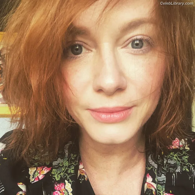 Christina Hendricks photo 9 of 2758
