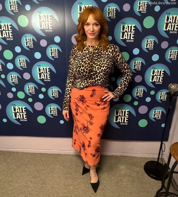 Christina Hendricks photo 8 of 2758