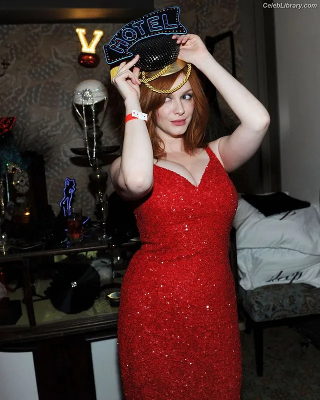 Christina Hendricks photo 15 of 2758