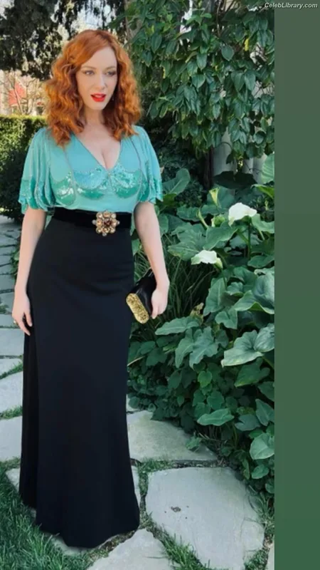 Christina Hendricks photo 18 of 2758