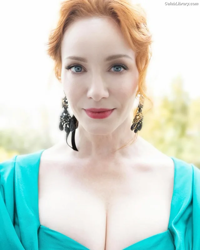 Christina Hendricks photo 7 of 2758