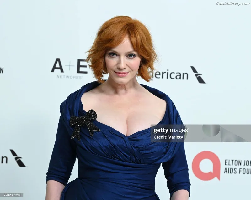 Christina Hendricks photo 14 of 2758