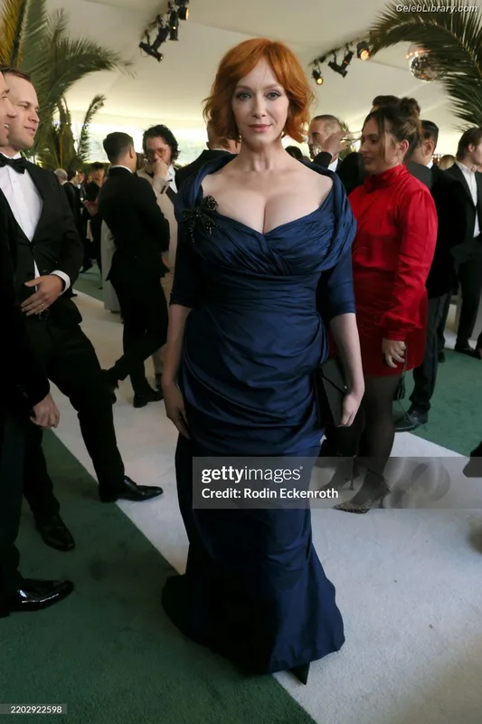Christina Hendricks photo 16 of 2758