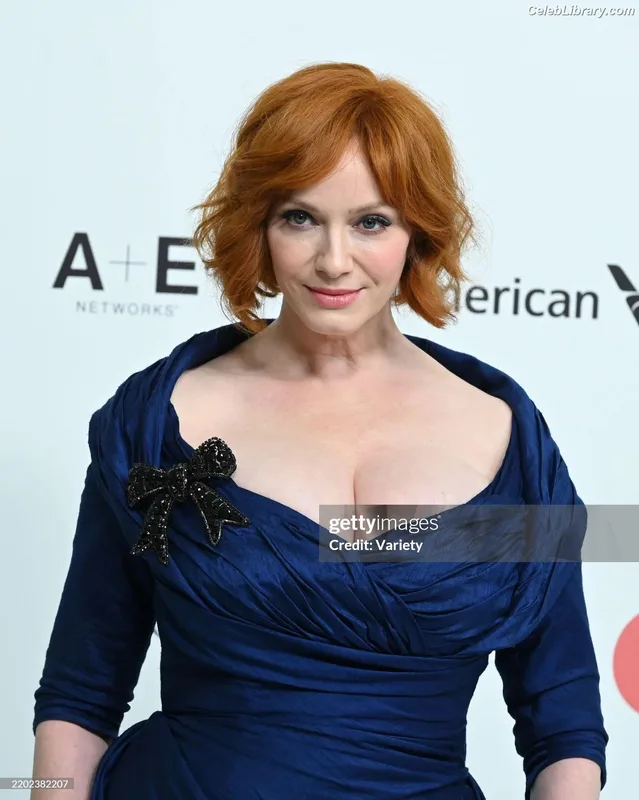Christina Hendricks photo 19 of 2758