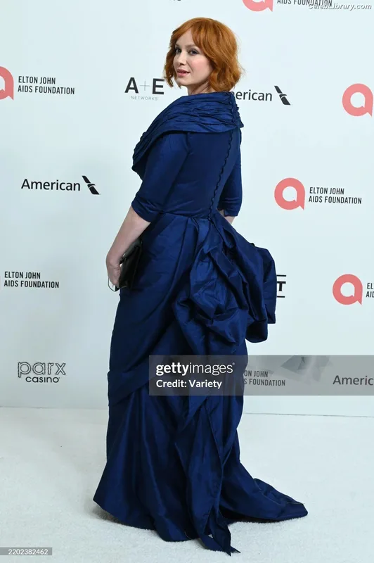 Christina Hendricks photo 21 of 2758