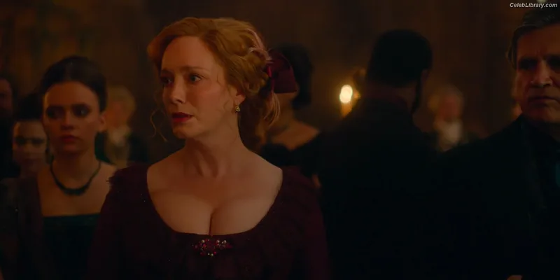 Christina Hendricks photo 2 of 2758