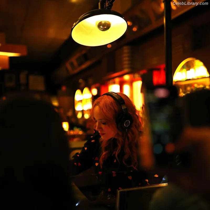 Christina Hendricks photo 17 of 2758