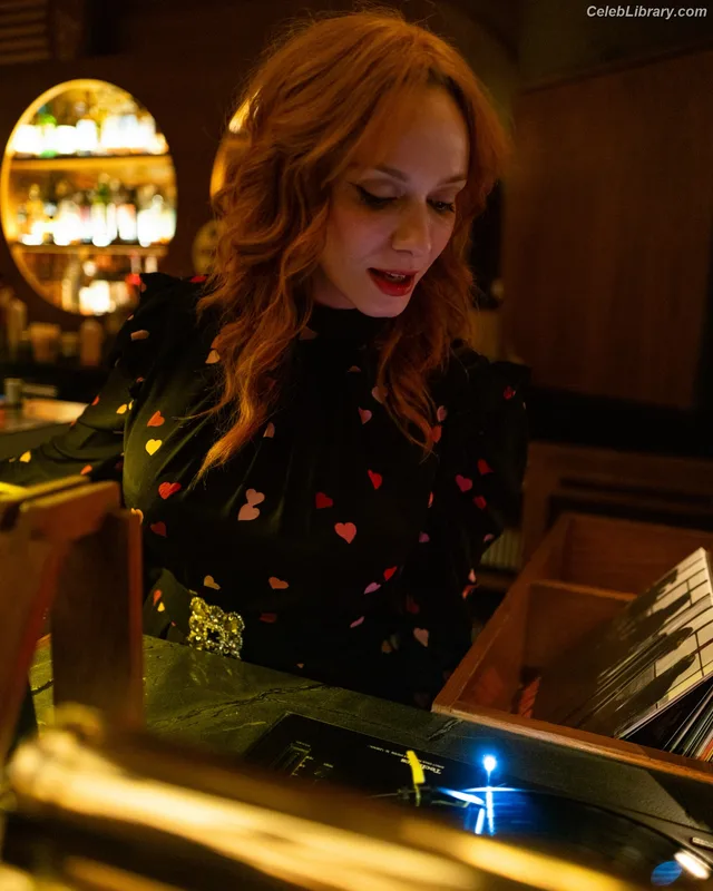 Christina Hendricks photo 19 of 2758