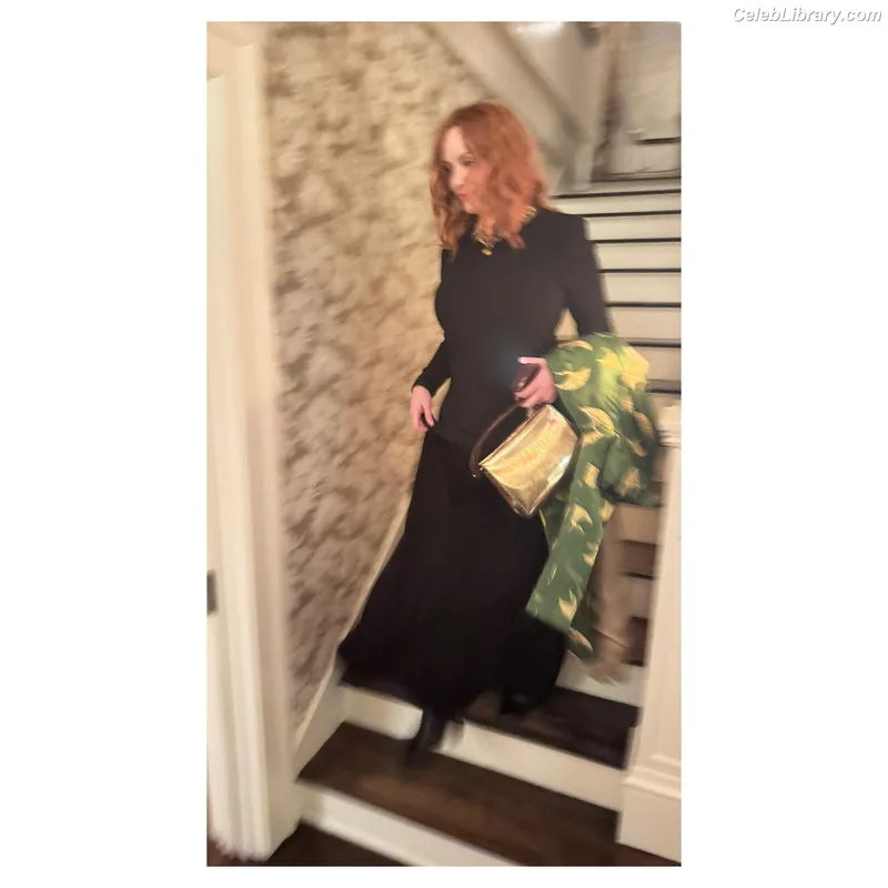 Christina Hendricks photo 11 of 2758