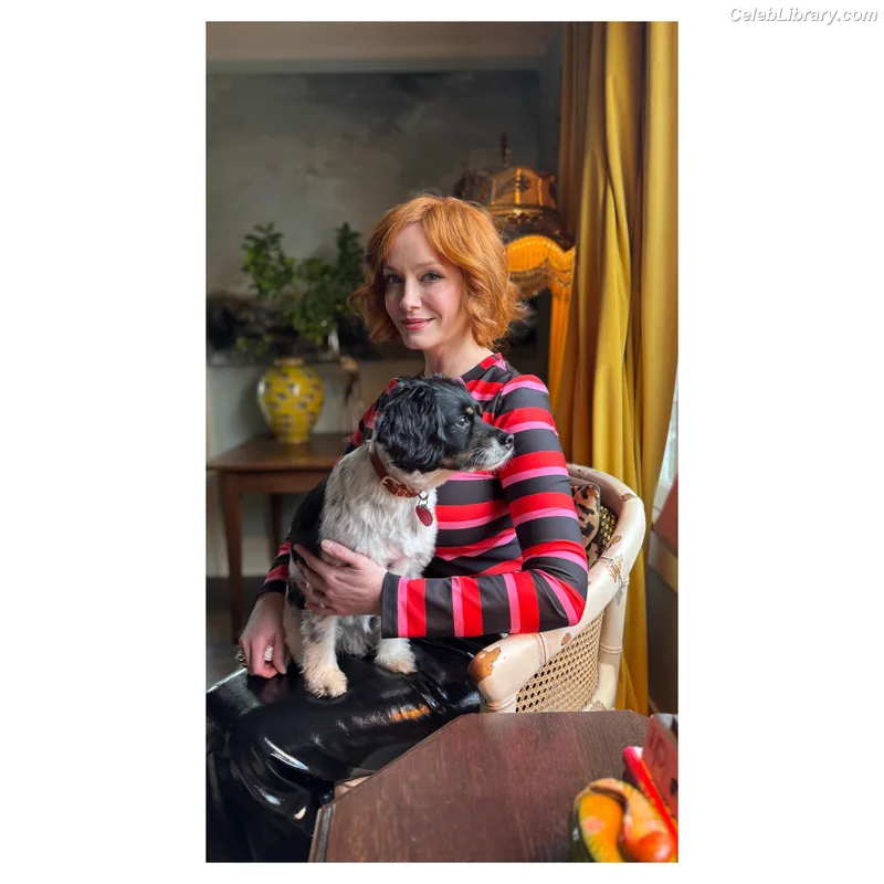 Christina Hendricks photo 12 of 2758