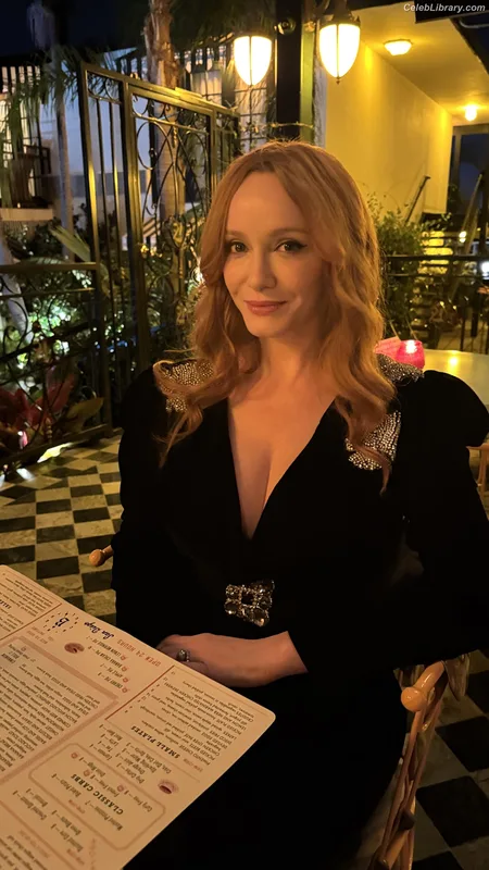 Christina Hendricks photo 22 of 2758