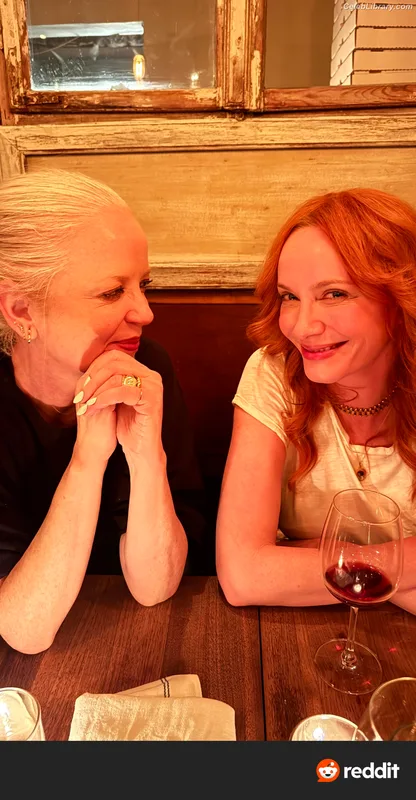 Christina Hendricks photo 1 of 2758