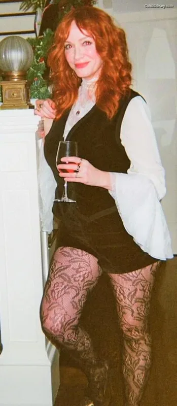 Christina Hendricks photo 3 of 2758