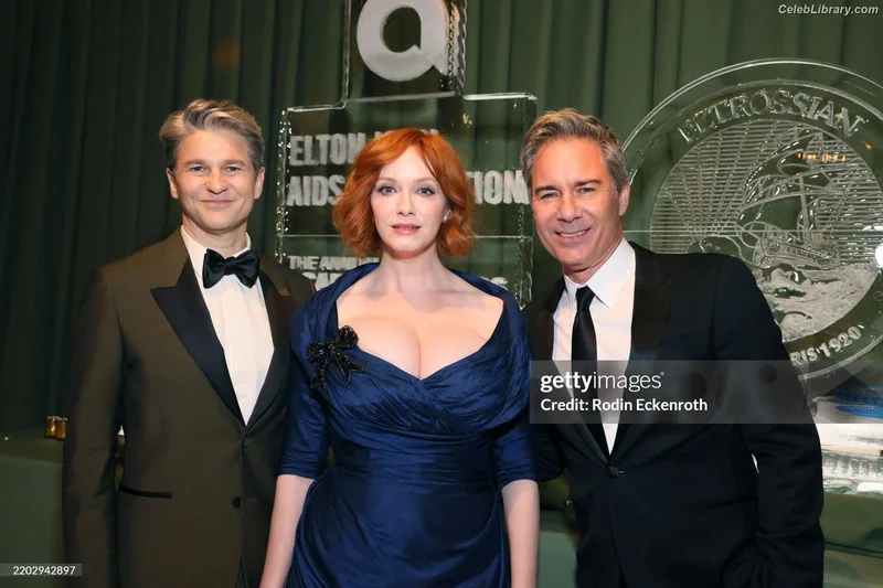 Christina Hendricks photo 16 of 2758
