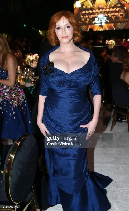 Christina Hendricks photo 17 of 2758