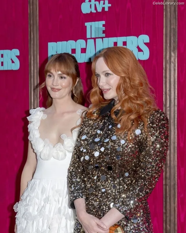 Christina Hendricks photo 17 of 2758