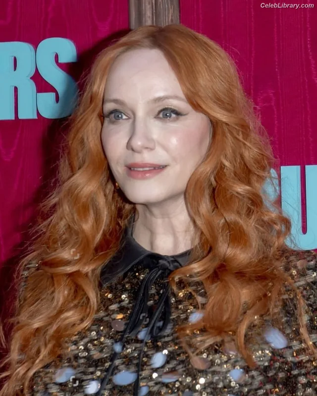 Christina Hendricks photo 2 of 2758