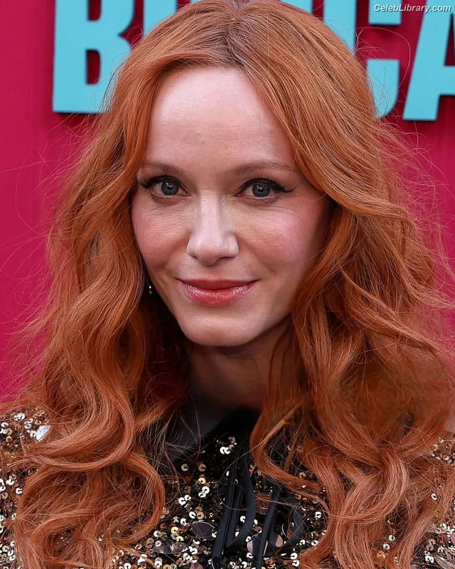 Christina Hendricks photo 6 of 2758