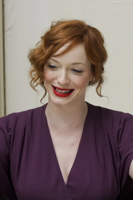 Christina Hendricks photo 16 of 2758