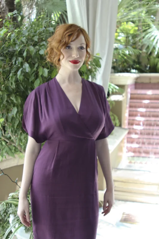 Christina Hendricks photo 20 of 2758