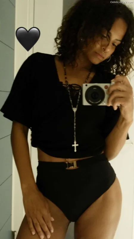 Christina Milian photo 5 of 360