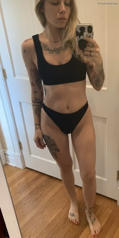 Christina Perri photo 3 of 31