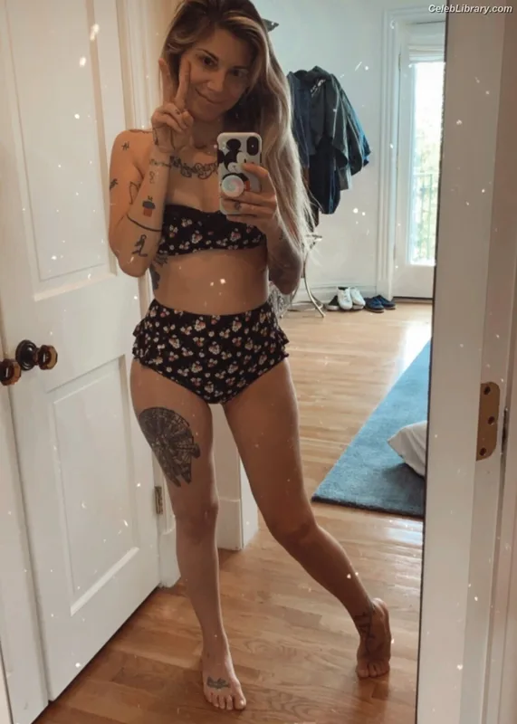 Christina Perri photo 6 of 31