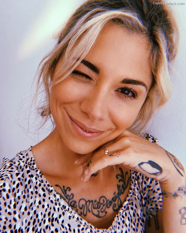 Christina Perri photo 14 of 31