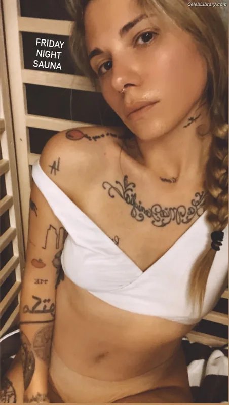Christina Perri photo 6 of 31