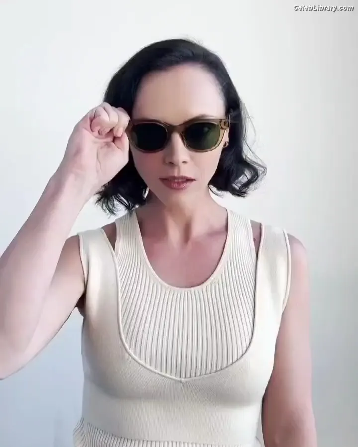 Christina Ricci photo 18 of 160