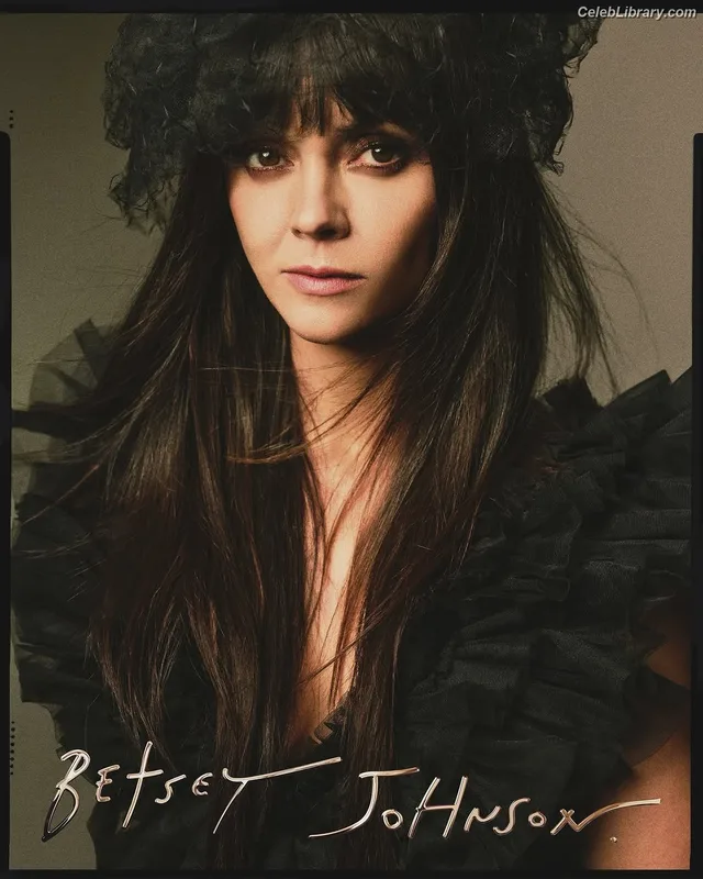 Christina Ricci photo 11 of 160