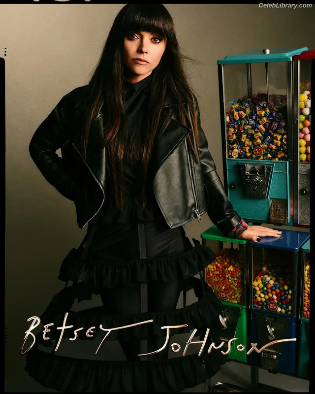 Christina Ricci photo 19 of 160