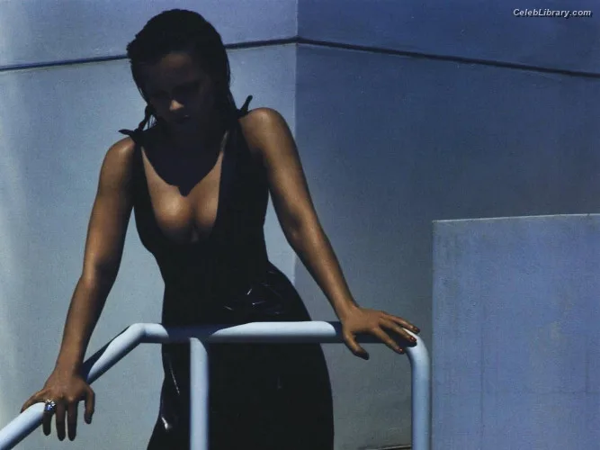 Christina Ricci photo 9 of 160