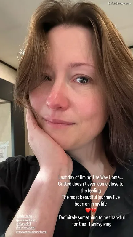 Chyler Leigh photo 11 of 128
