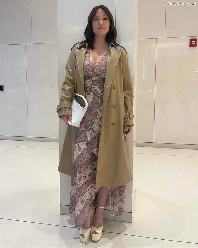 Chyler Leigh photo 18 of 128