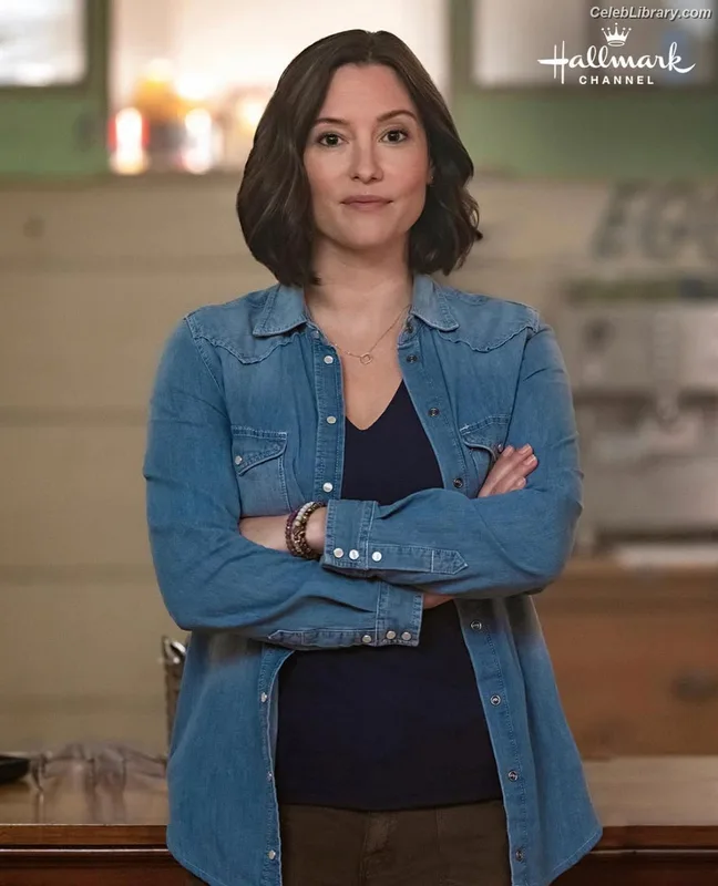 Chyler Leigh photo 4 of 128