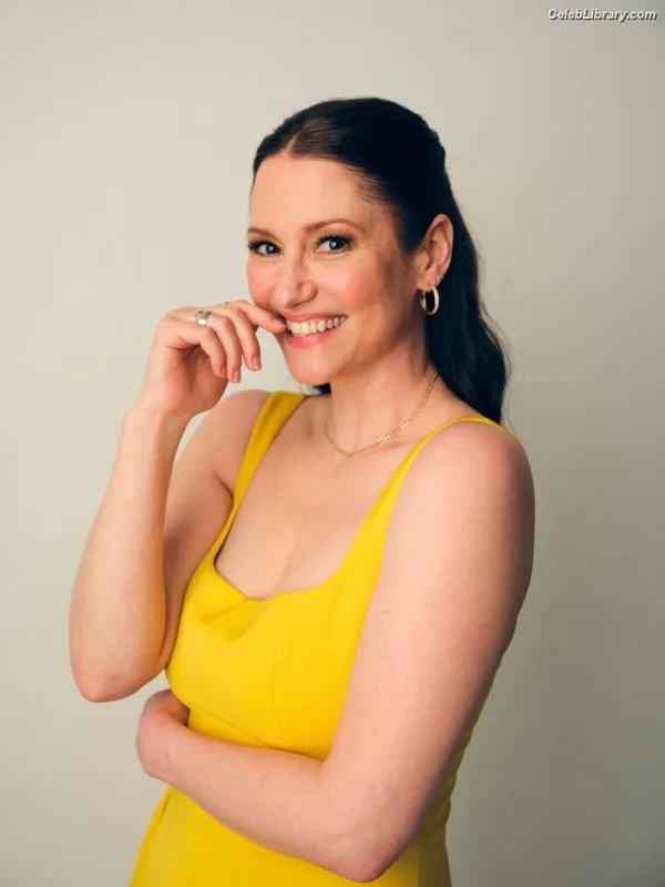 Chyler Leigh photo 19 of 128
