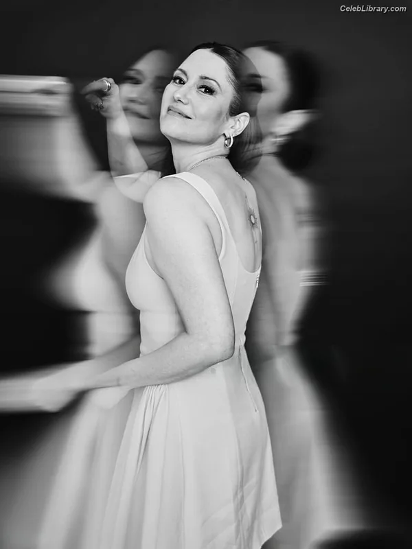 Chyler Leigh photo 21 of 128